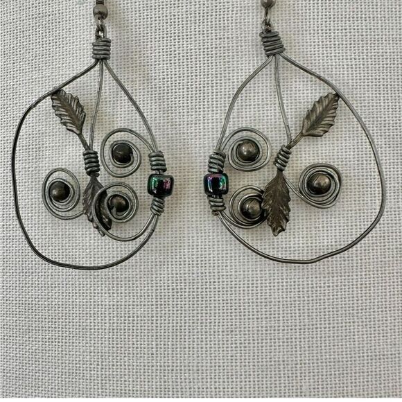Silver tone teardrop leaf wire artisan earrings - Picture 1 of 9